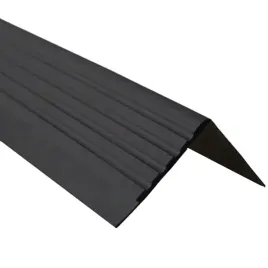 profil-na-schody-antyposlizgowy-40x60mm-150cm-czarny