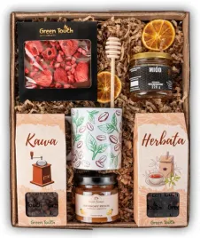 kosz-prezentowy-zestaw-herbata-kawa-slodycze-kubek