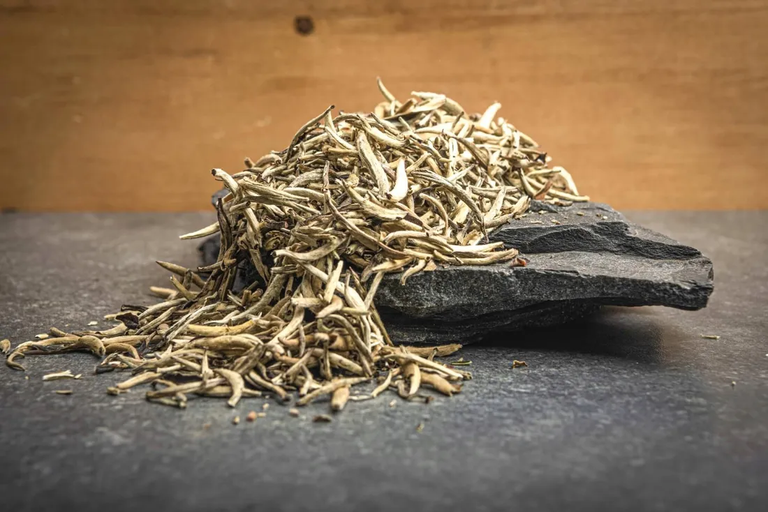 green-touch-tea-herbata-biala-silver-needle-50g