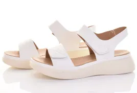 lekkie-sandaly-damskie-na-rzepy-komfortowe-plaskie-skorzane-buty