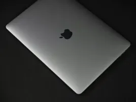 laptop-macbook-pro-13-apple-core-i7-4x4-70ghz-touchbar-office