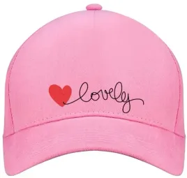 czapka-z-daszkiem-nadruk-z-serduszkiem-lovely-one-size