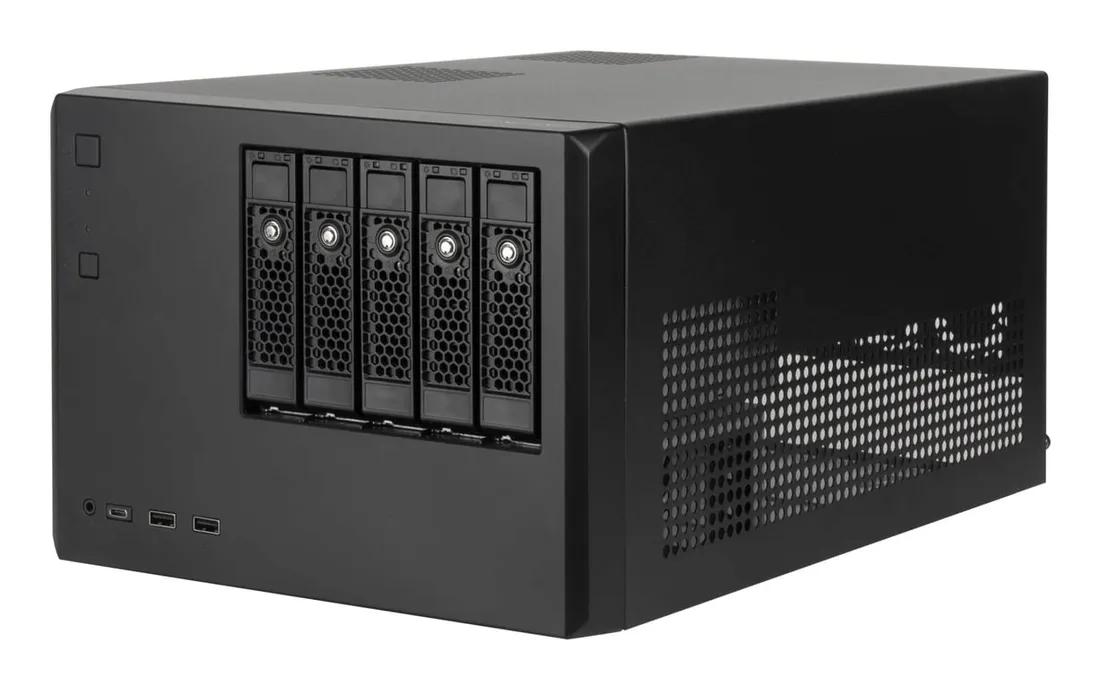 silverstone-cs351-czarny