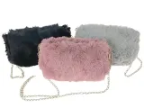 torebka-pluszowa-mix-material-dominujacy-futro-sztuczne