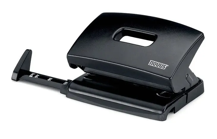 dziurkacz-e216-czarny-waga-z-opakowaniem-0-24-kg