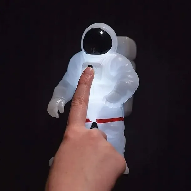 swiecacy-astronauta-rodzaj-gwintu-zintegrowane-zrodlo-led