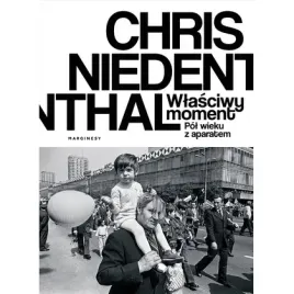wlasciwy-moment-pol-wieku-z-aparatem