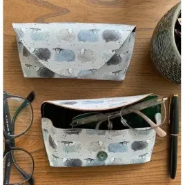 etui-na-okulary-gl05-owieczki