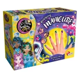 moom-academy-ksiezycowy-manicure