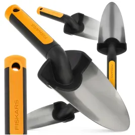 lopatka-ogrodowa-fiskars-premium-szeroka-1000726-do-sadzenia-roslin