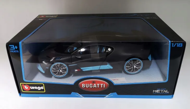 bugatti-divo-flat-dark-grey-1-18-bburago-bburago-material-karton-metal-plastik