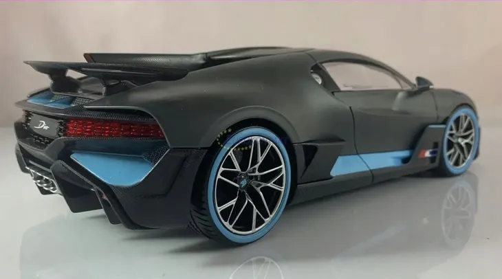 bugatti-divo-flat-dark-grey-1-18-bburago-bburago-wysokosc-produktu-12-cm