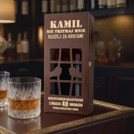 skrzynka-na-whisky-z-grawerem-na-40-urodziny-dla-niego