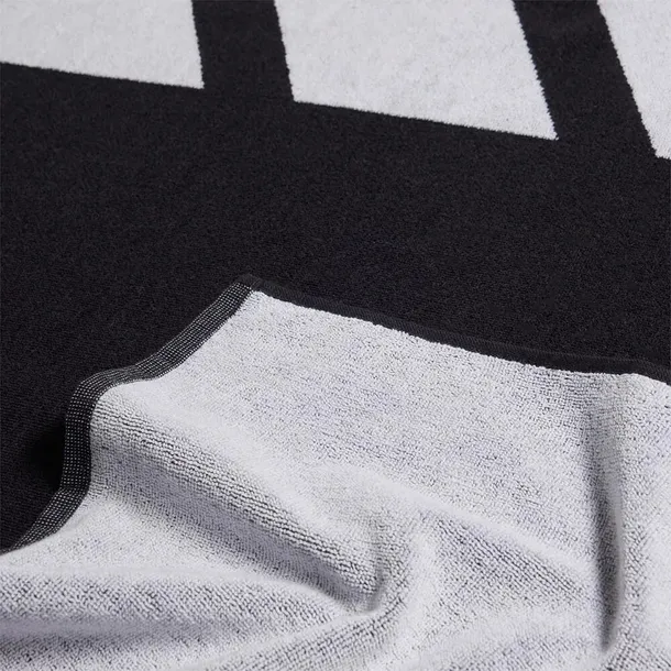 iu1289-marka-adidas