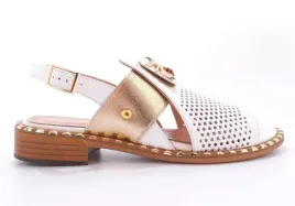 biale-sandaly-na-plaskiej-podeszwie-z-ozdoba-boccato-122-1314-r-36