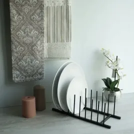 stojak-na-pokrywki-i-talerze-metalowy-czarny-home-styling-collection