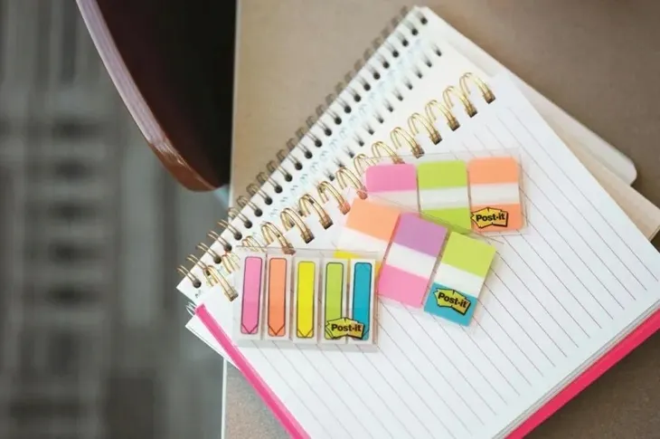 znaczniki-paskowe-3-kolory-post-it-rozmiar-a4