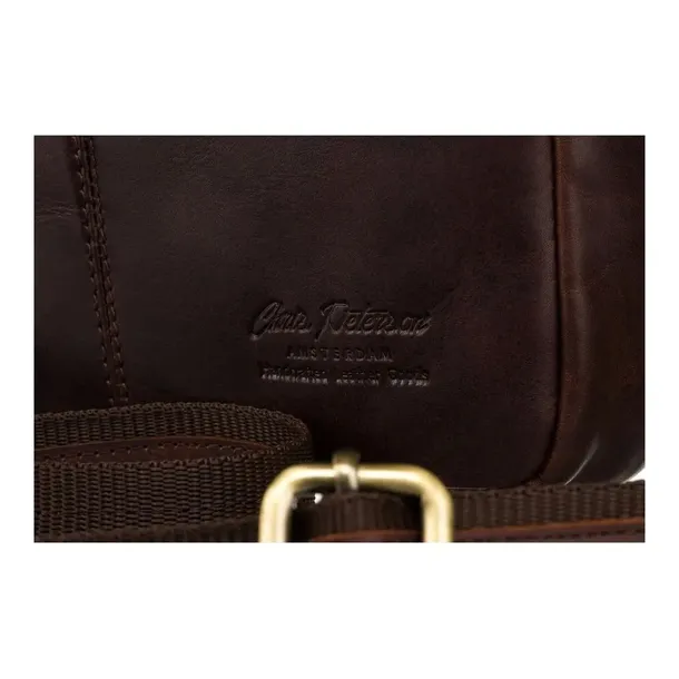 crossbody-marka-peterson