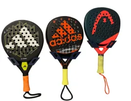 uchwyt-na-rakiete-padel-do-paneli-akustycznych
