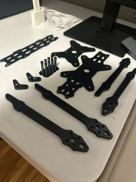lx7-rama-fpv-drona-model-3d-do-prototypow-biala-stan-nowy-model-lx7-fpv-drone-frame