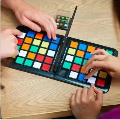 gra-strategiczna-rubiks-race-spin-master
