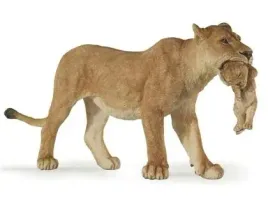 lwica-z-mlodym-papo