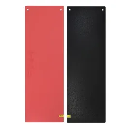 mfk03-red-black-mata-fitness-klubowa-z-otworami-hms-premium