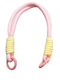 krotka-smycz-paracord-rozowa-36cm-traffic-lead-dla-psa