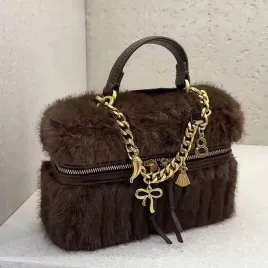 mini-torebka-futrzana-brazowa-zloty-lancuch-z-zawieszkami-18x11x6-cm-lux