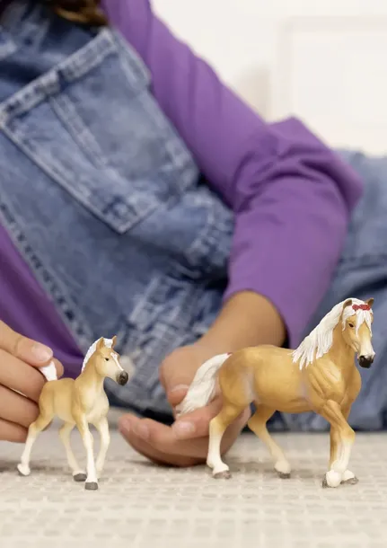 zrebak-rasy-haflinger-schleich-skala-1-24