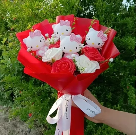HELLO KITTY SZTUCZNE KWIATY BUKIET PREZENT NA WALENTYNKI 35 cm