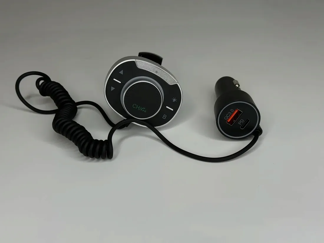 transmiter-samochodowy-bluetooth-fm-mp3-usb-stan-nowy