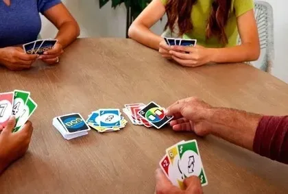 karty-uno-dos-refresh-mattel