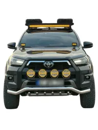uchwyt-mocowanie-na-swiatla-lampy-do-grilla-toyota-hilux-2021-