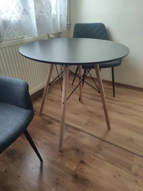 stol-okragly-skandynawski-80-cm-material-dominujacy-drewno
