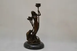 swiecznik-kobieta-secesja-figura-z-brazu-rzezba