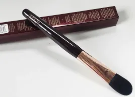 pedzel-do-makijazu-charlotte-tilbury-foundation