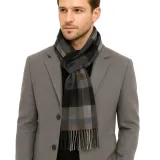 elegancki-szal-meski-w-krate-marka-hagne