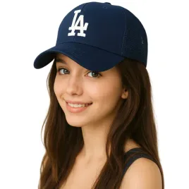 czapka-z-daszkiem-snapback-bejsbolowka