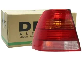 lampa-tylna-vw-bora-1998-1999-2000-2001-2002-2003-2004-2005