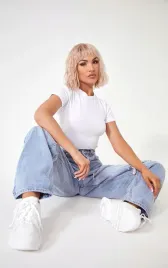 biala-bluzka-z-krotkim-rekawem-prettylittlething-s