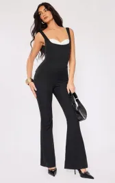 czarny-kombinezon-z-odkrytymi-plecami-i-kokarda-prettylittlething-m