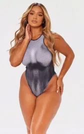 szare-body-z-nadrukiem-prettylittlething-l