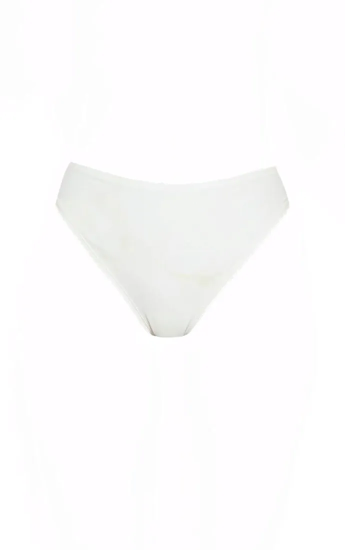 bialy-dol-od-bikini-prettylittlething-s