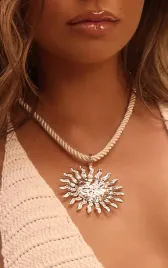 zloty-naszyjnik-ze-sloncem-prettylittlething-uniwersalny