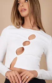 bialy-asymetryczny-top-z-dlugim-rekawem-prettylittlething-s