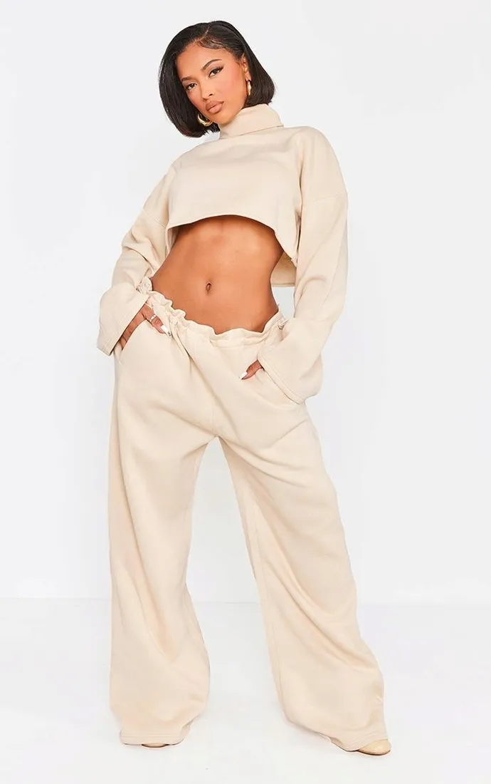 bezowe-dresy-sciagane-w-pasie-prettylittlething-46