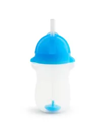 kubek-munchkin-niekapek-ze-slomka-296ml-niebieski