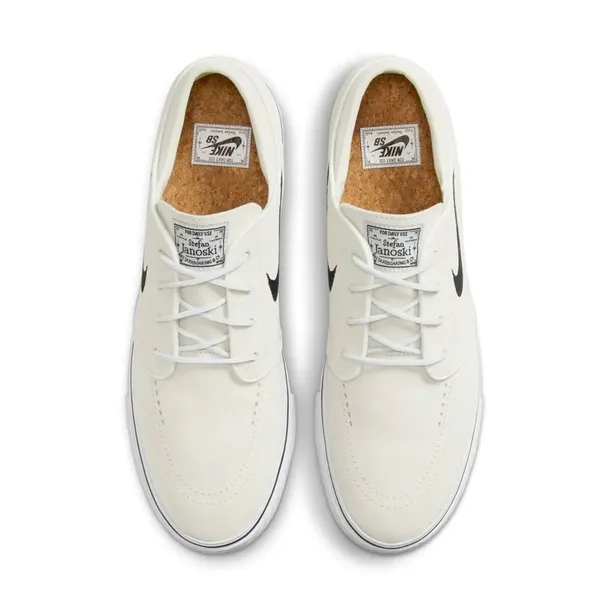 fd6757100-marka-nike