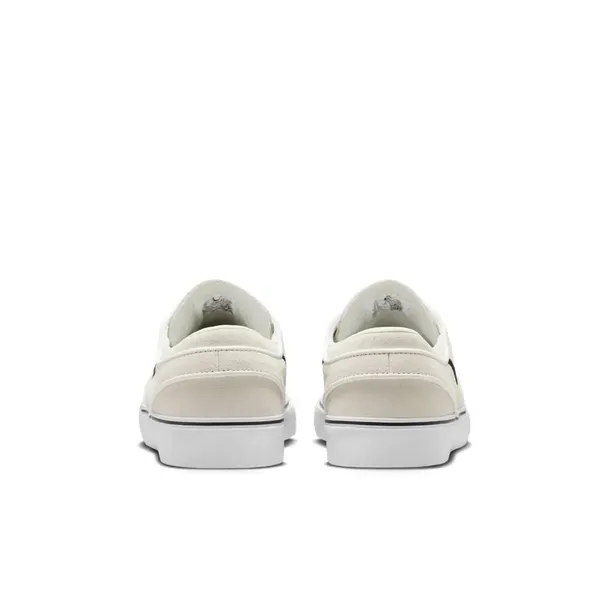 fd6757100-marka-nike